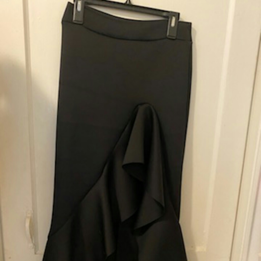 Black hi/low skirt